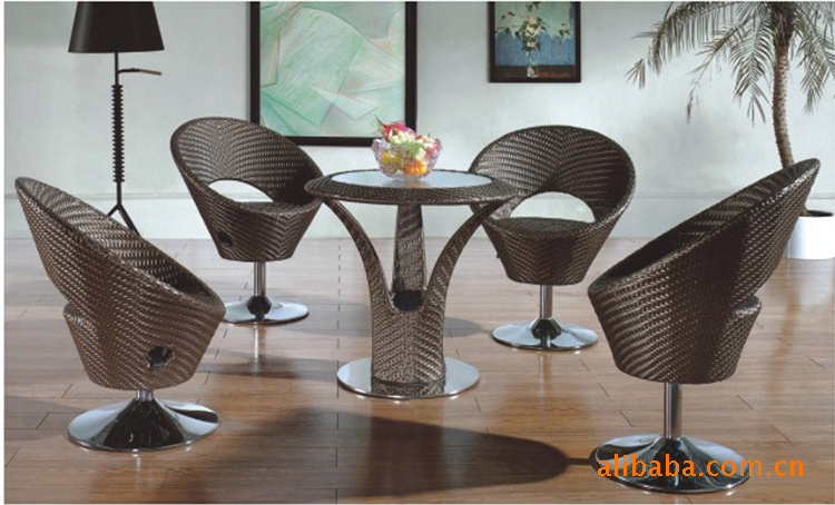 藤编家具的魅力 从藤椅到休闲沙发组合的选购指南